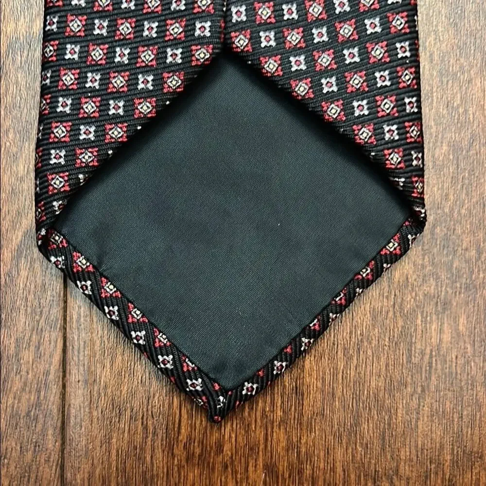 Marcus, Neiman Marcus Sophisticated Black and Red Silk Tie
